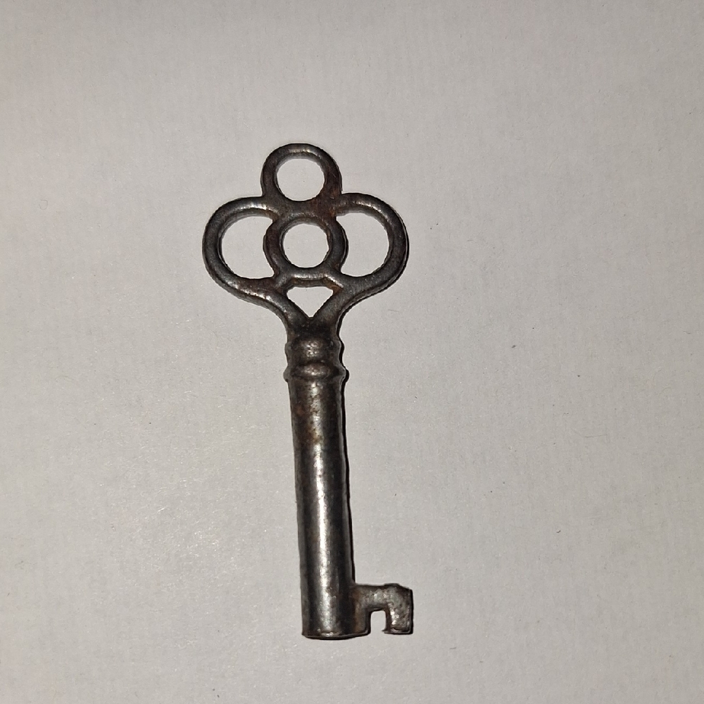 Antique Hollow Barrel Skeleton Key - Ornate Quatrefoil Bow - Vintage Hardware